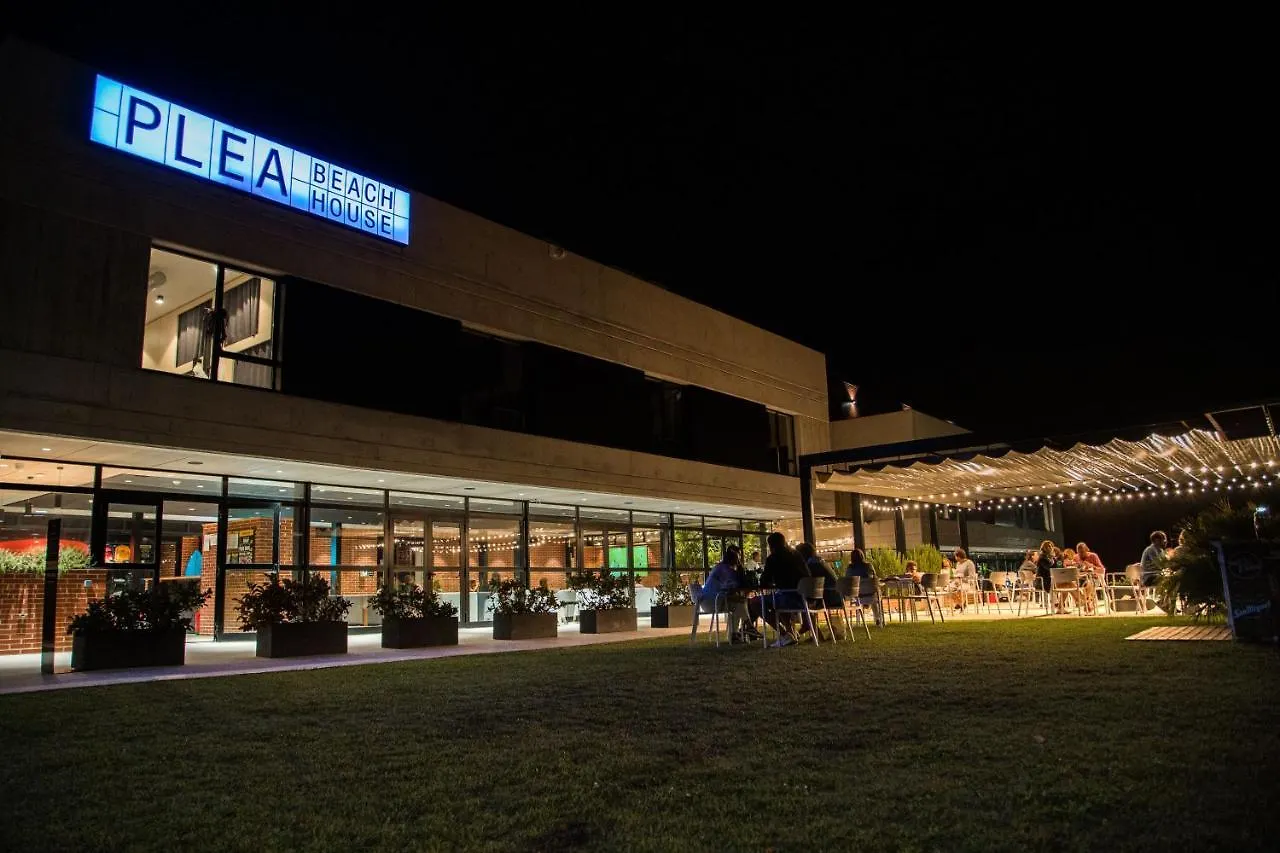 Plea Beach House Loredo